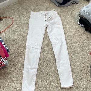 White American Eagle Jeans